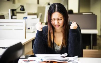 upset business woman